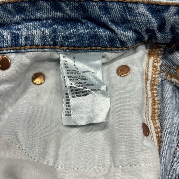 American Eagle Skirt Womens 6 Denim Light Wash Lace Distressed Raw Hem Classic - Picture 3 of 4